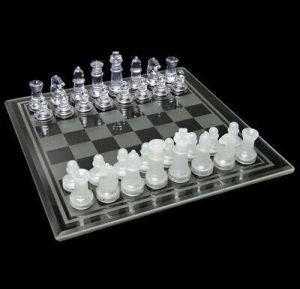 ציוד שחמט לוחות וכלים סט שחמט מזכוכית איכותית ויפה